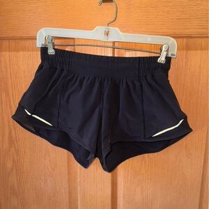 Lululemon Hotty Hot Shorts 2.5”
